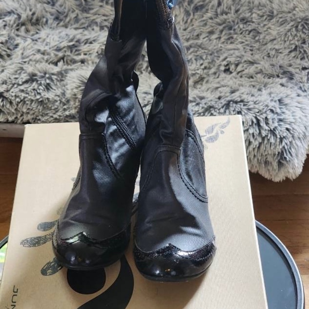 Jump boots